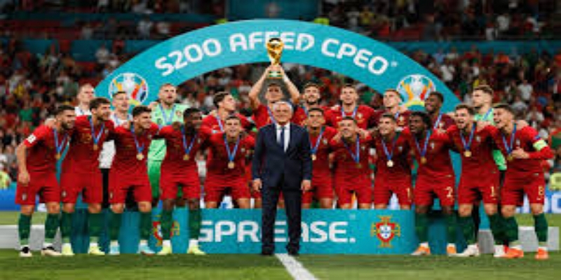 乐鱼体育：凯恩与热刺的未来展望 -乐鱼体育