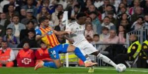 足球暴力的深层危机与解决方案—乐鱼体育深度解读-乐鱼体育